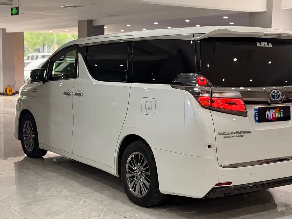 Toyota Vellfire — миниатюра 5