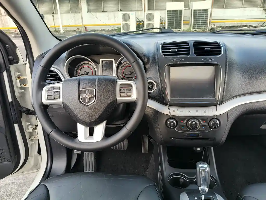 Dodge Journey — миниатюра 14