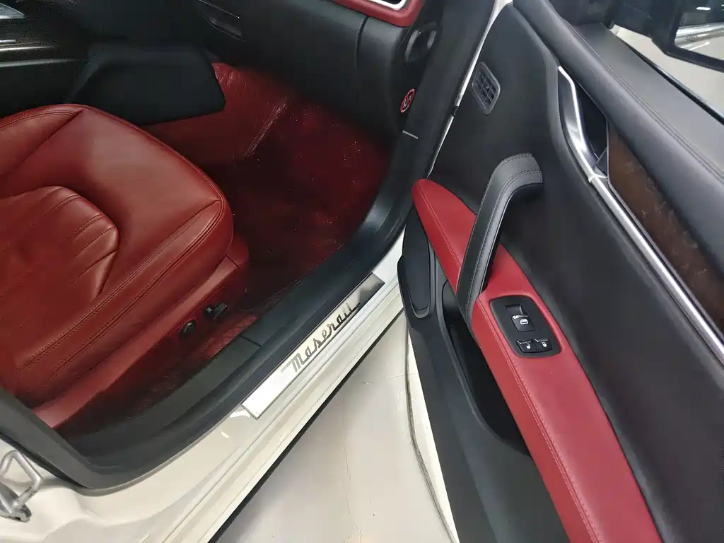 Maserati Ghibli — миниатюра 12