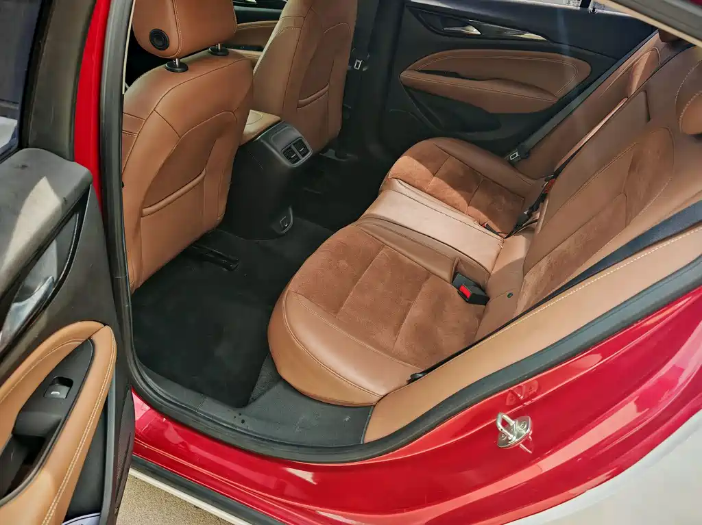 Buick Regal — миниатюра 9