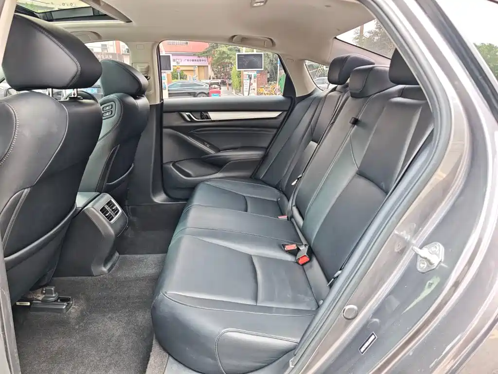 Honda Accord — миниатюра 24