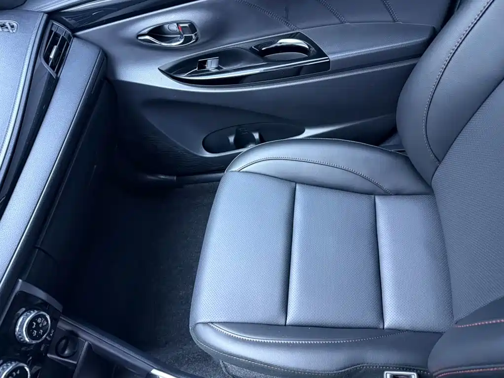 Toyota Yaris L — миниатюра 13