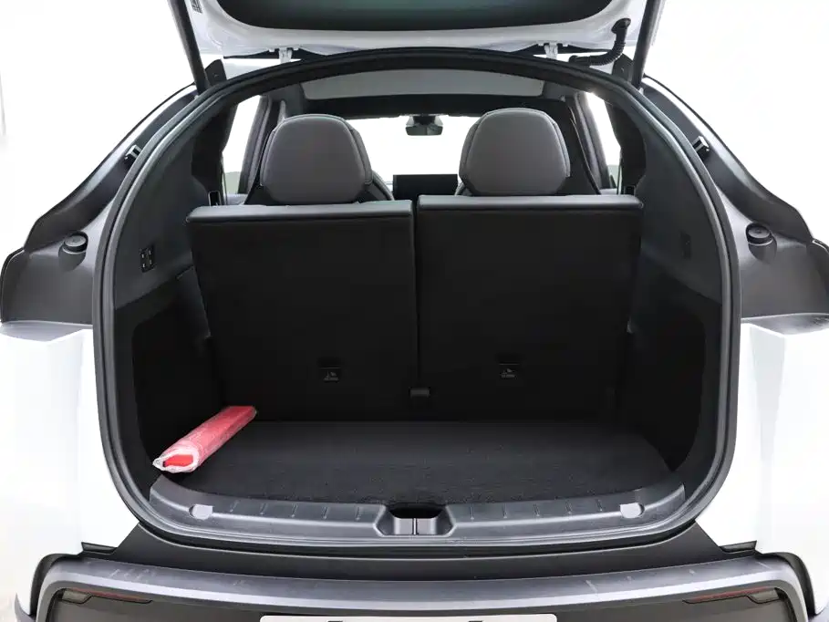 Tesla Model Y L — миниатюра 27
