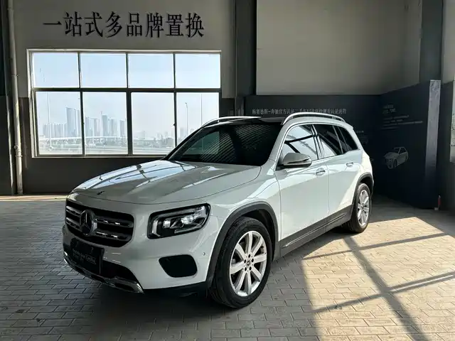 MERCEDES-BENZ GLB 2021