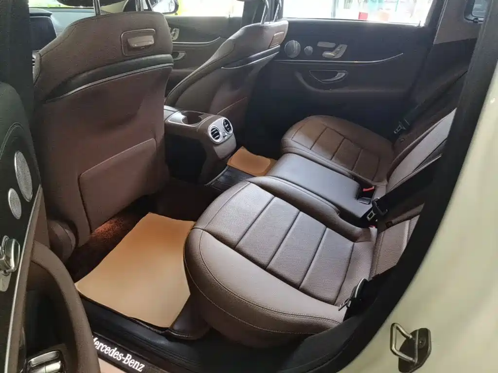 Mercedes-Benz E-Class — миниатюра 17