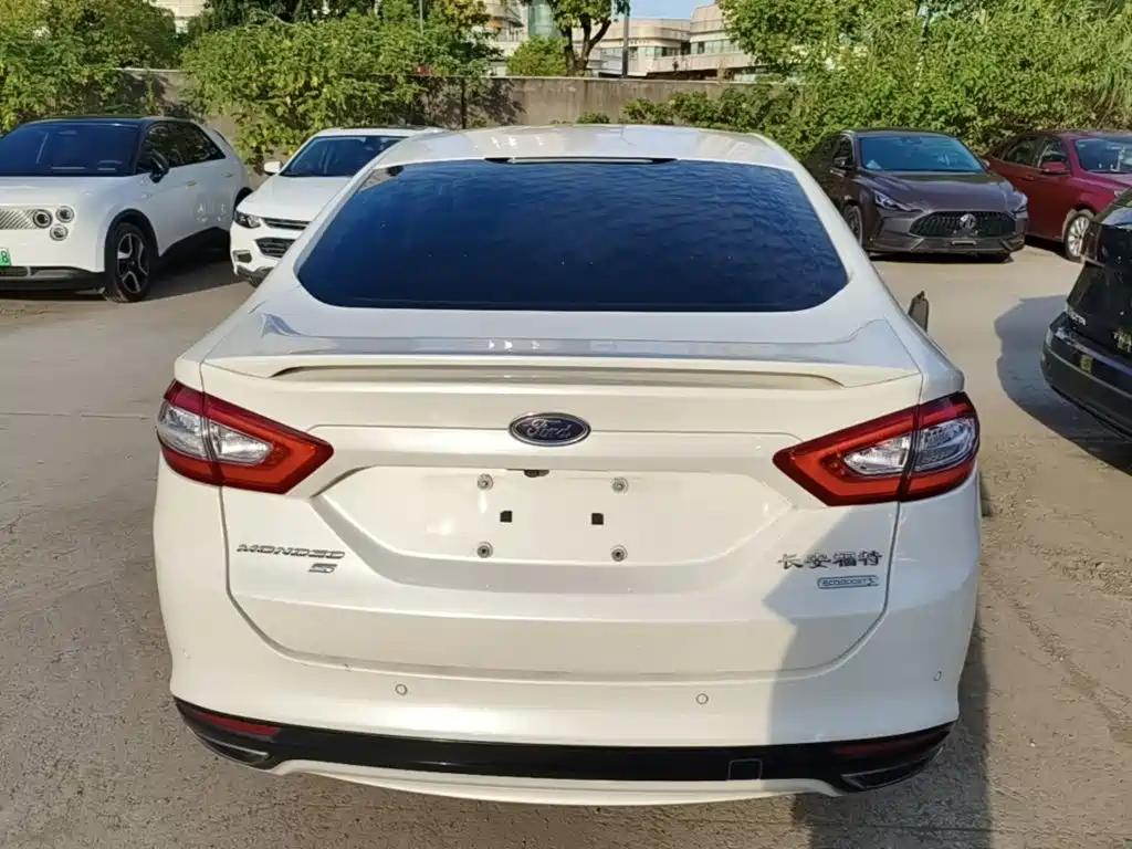 Ford Mondeo — миниатюра 6