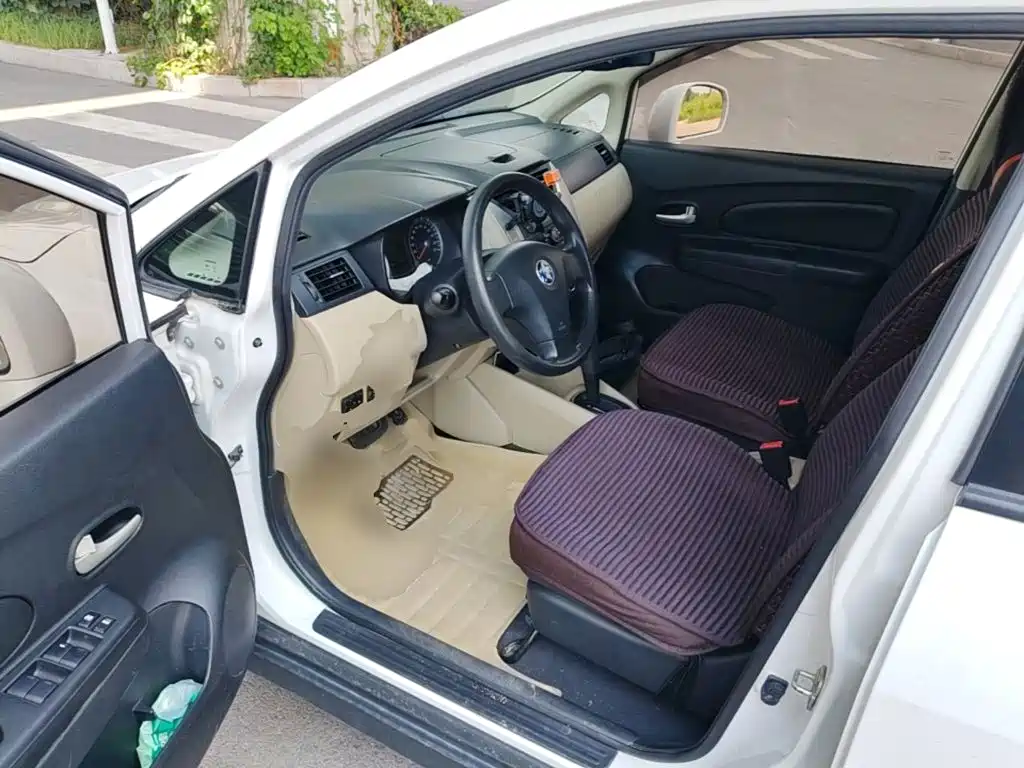 Venucia R50 — миниатюра 12