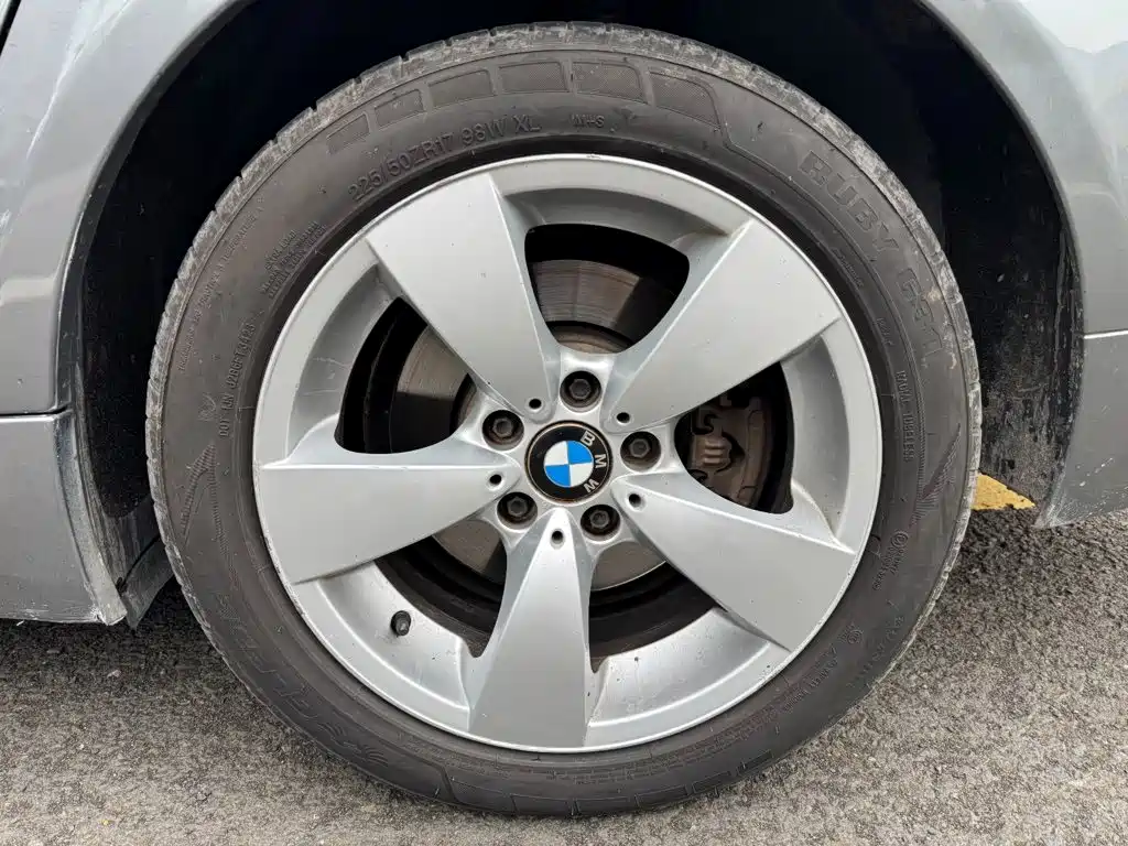 BMW 5 Series — миниатюра 15