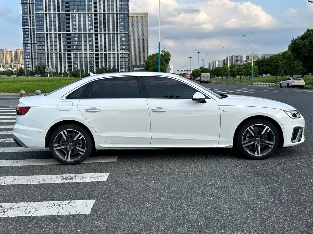 Audi A4L — миниатюра 4