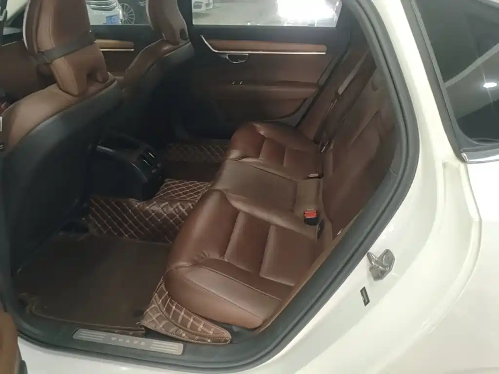 Volvo S90 — миниатюра 17