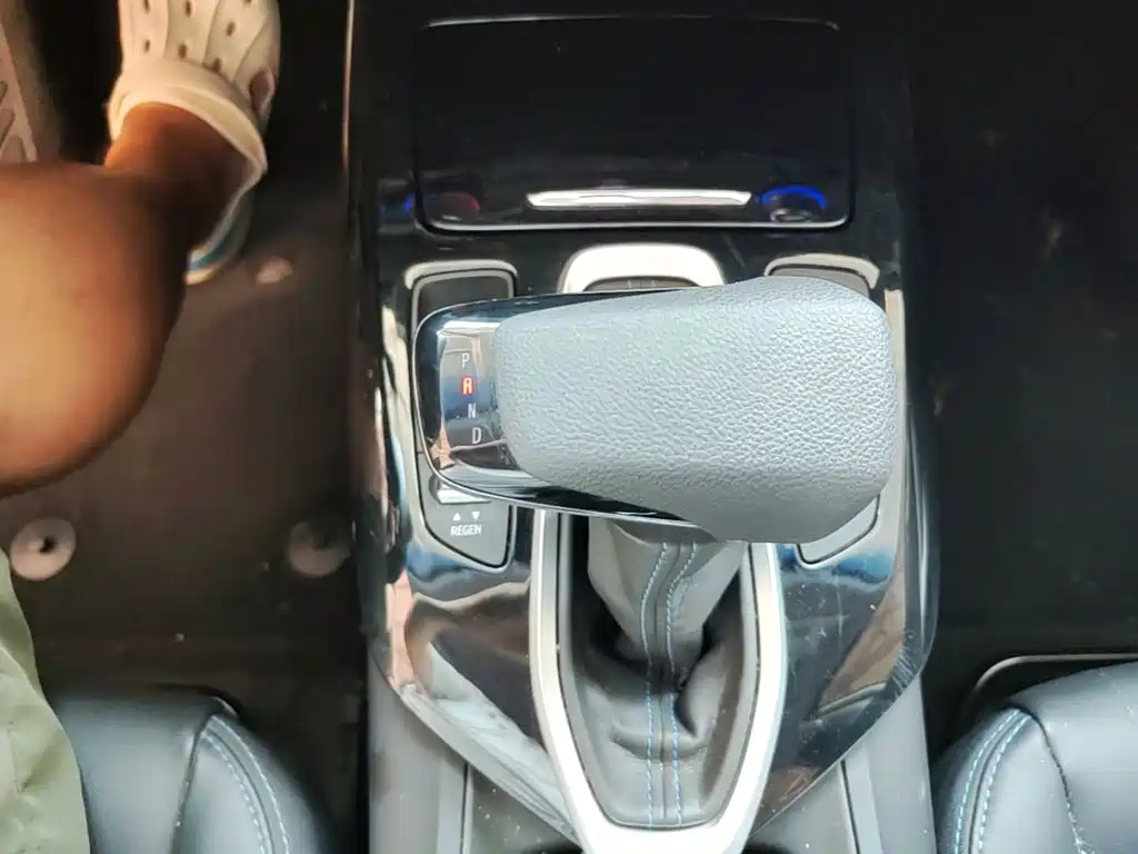 Chevrolet Menlo — миниатюра 14