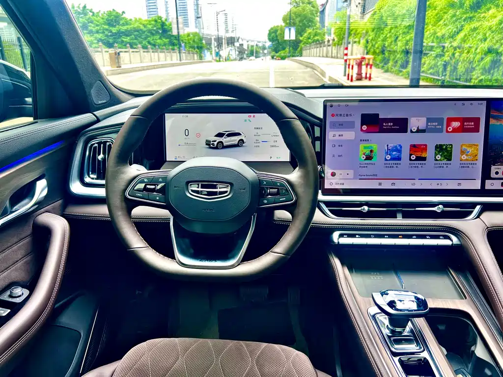 Geely Xingyue L — миниатюра 13