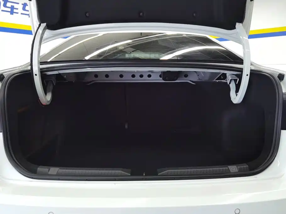 Volkswagen Bora — миниатюра 4
