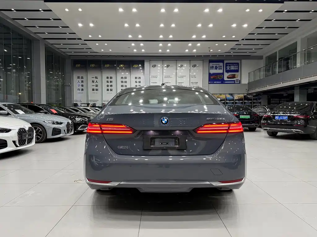 BMW i5 — миниатюра 5