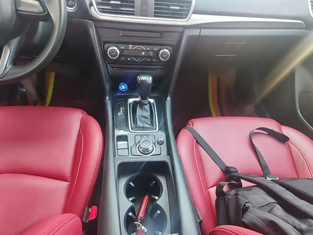 Mazda 3 Axela — миниатюра 14