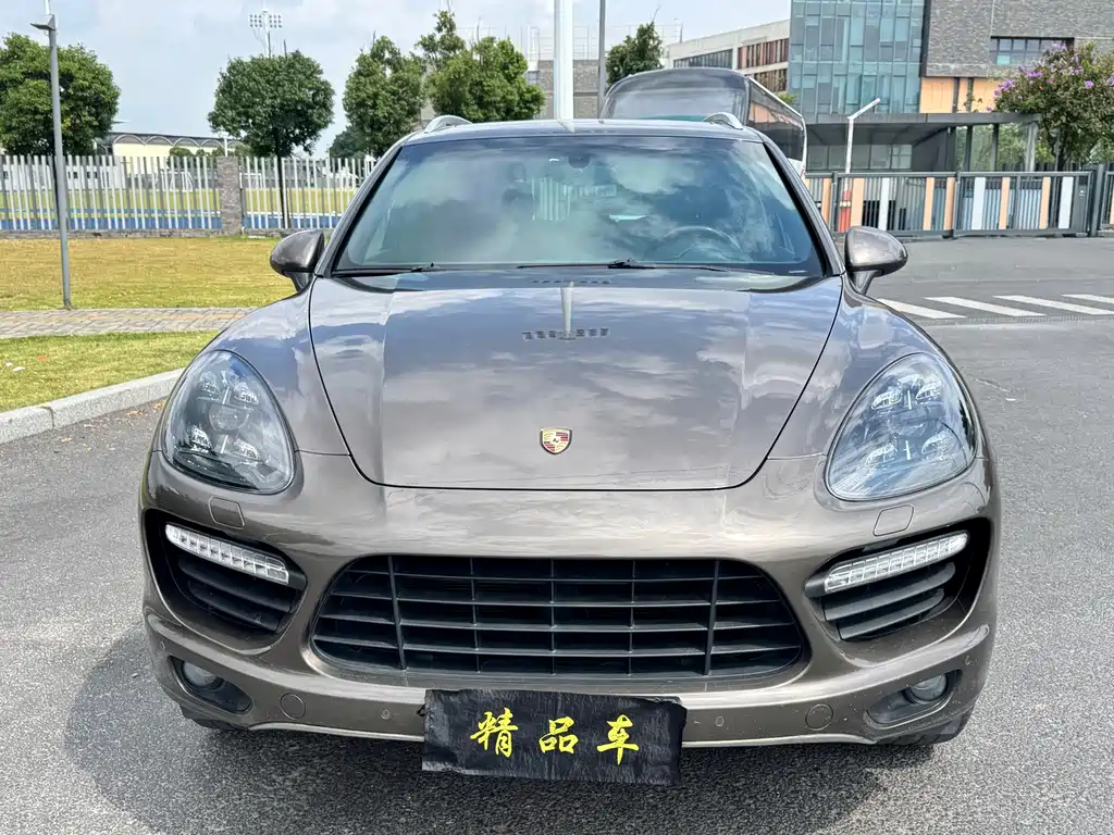 Porsche Cayenne — миниатюра 2