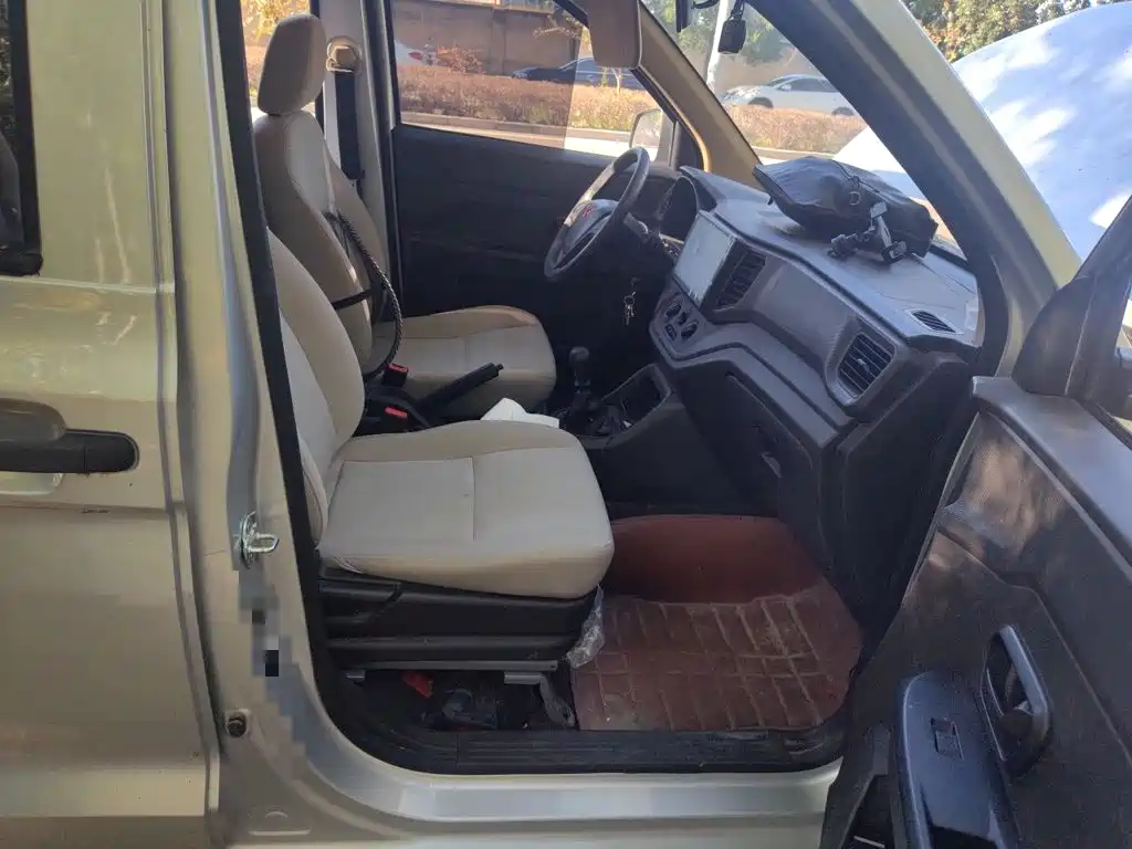 Wuling Hongguang V — миниатюра 19