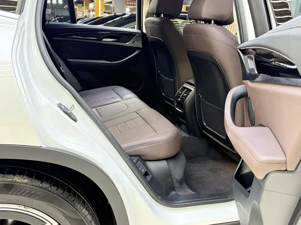 BMW iX3 — миниатюра 8