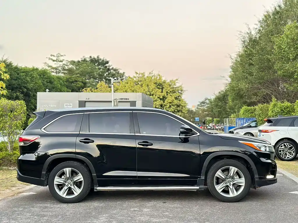 Toyota Highlander — миниатюра 3