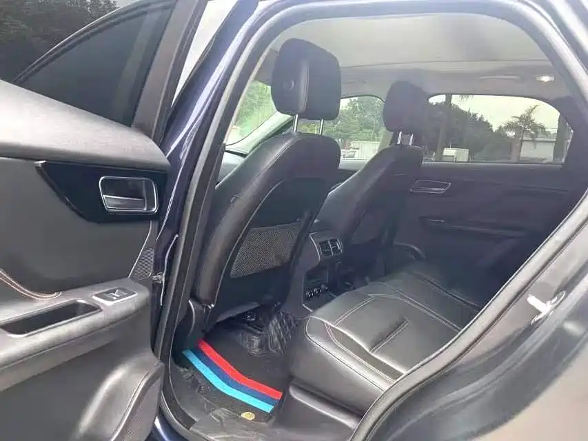 Jaguar F-PACE — миниатюра 4