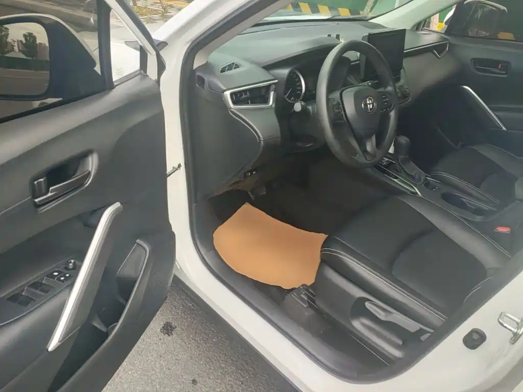 Toyota Corolla Cross — миниатюра 16