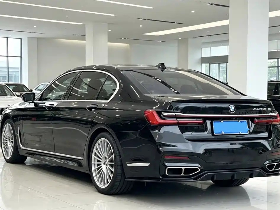 BMW 7 Series — миниатюра 8
