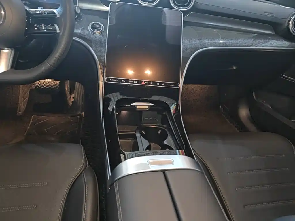 Mercedes-Benz C-Class — миниатюра 14