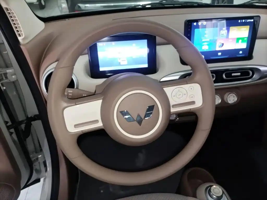 Wuling MINIEV — миниатюра 11