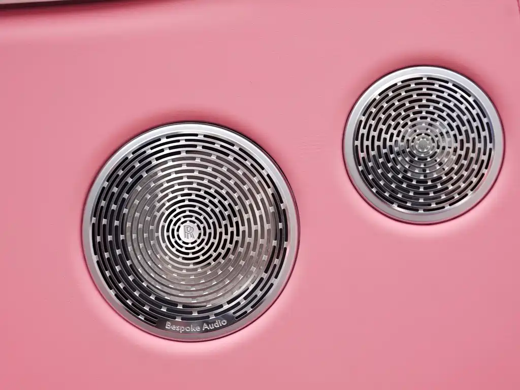 Rolls-Royce Cullinan — миниатюра 20