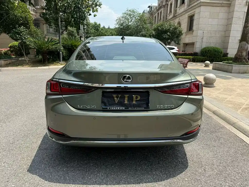 Lexus ES — миниатюра 6