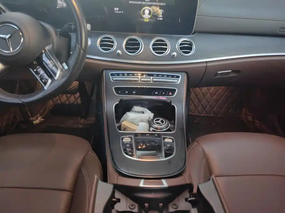 Mercedes-Benz E-Class — миниатюра 16
