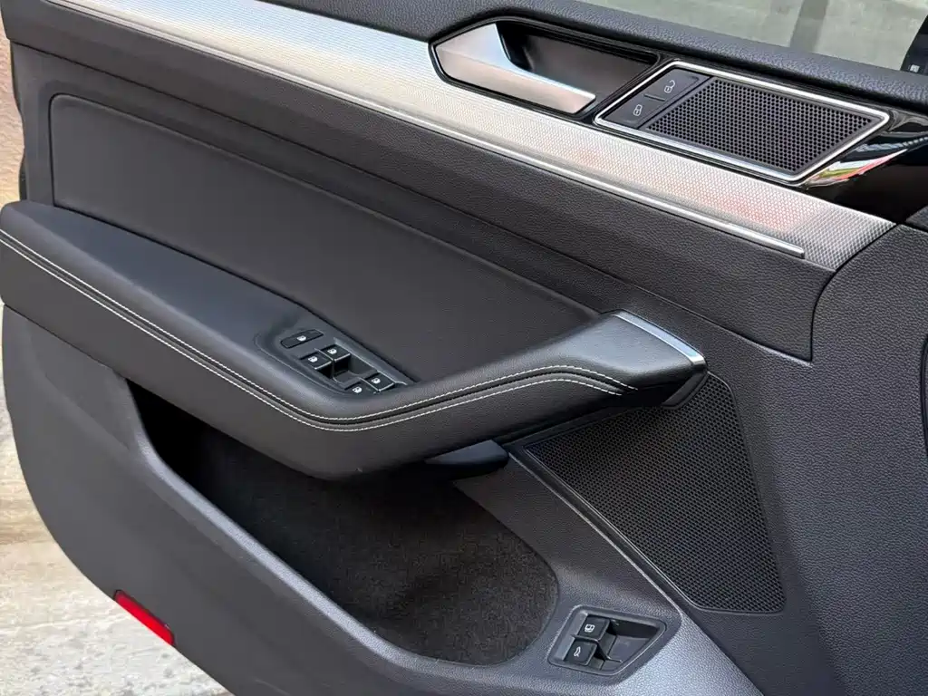 Volkswagen Magotan PHEV — миниатюра 6