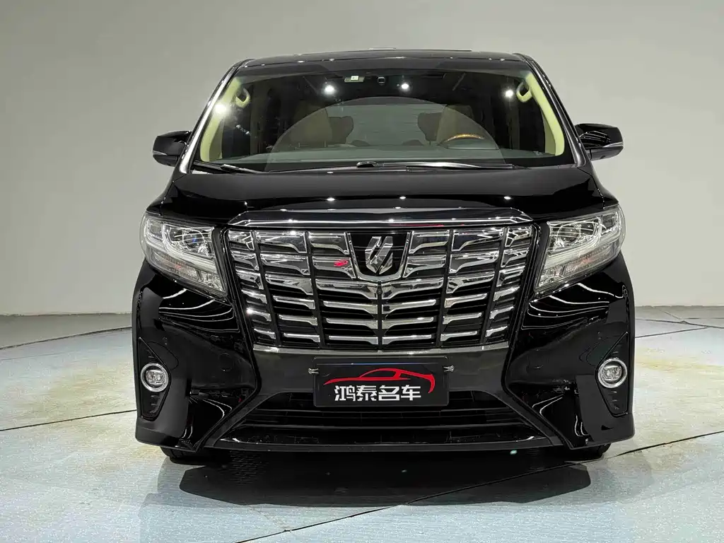 Toyota Alphard — миниатюра 3