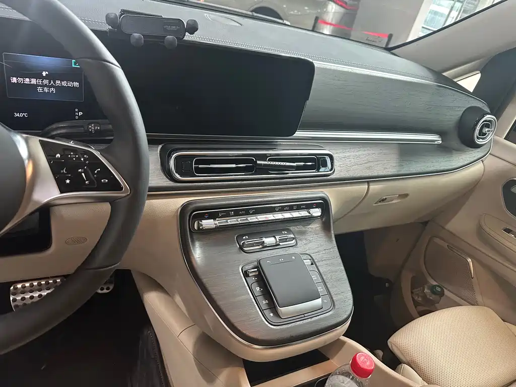 Mercedes-Benz V-Class V 2024 V 300 L Luxury