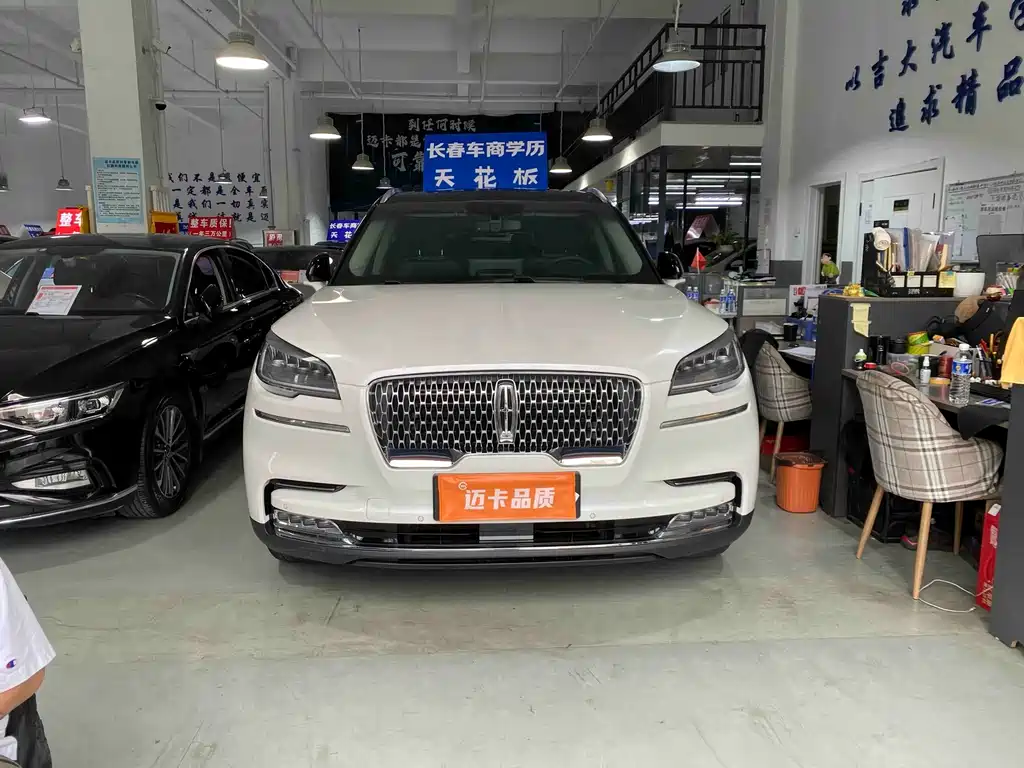 Lincoln Aviator 3.0T V6 4WD Premium Edition, фото 3