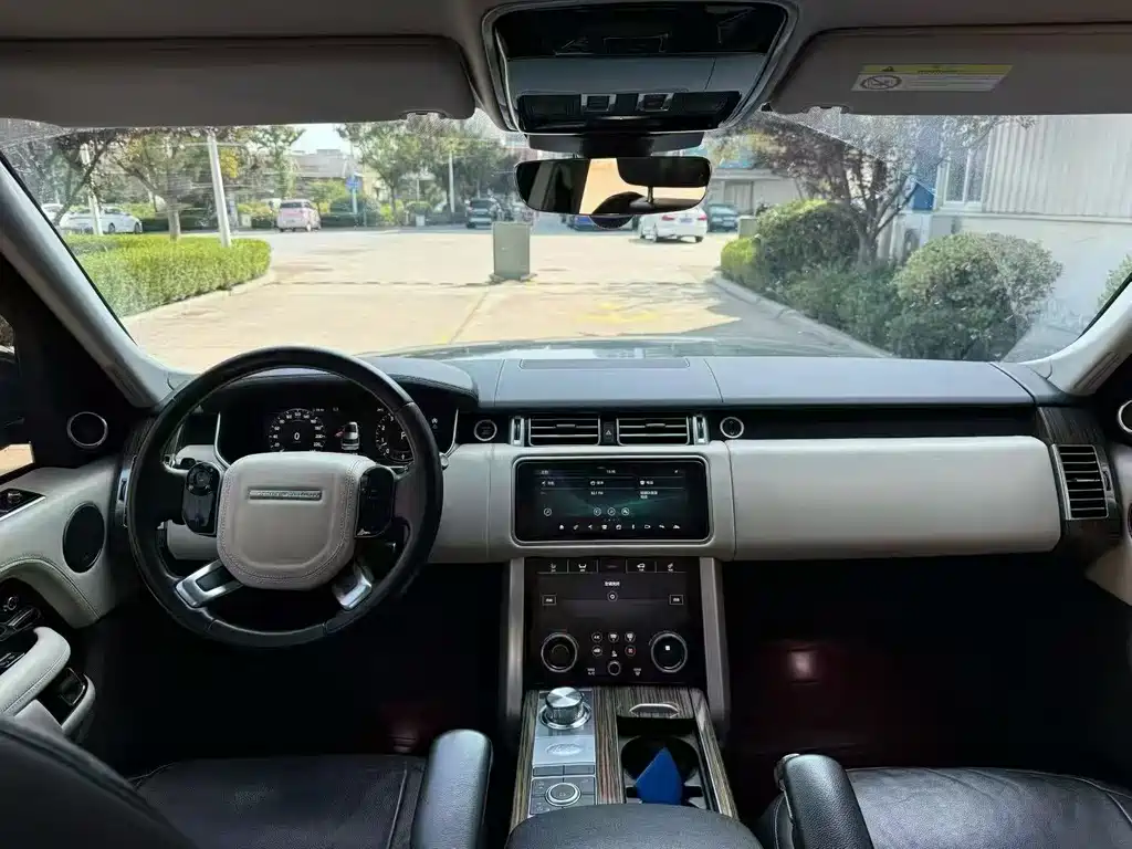 Land Rover Range Rover — миниатюра 7