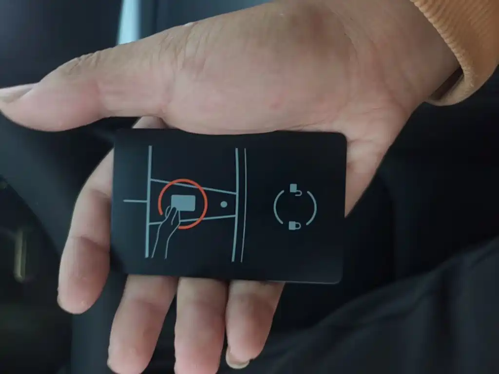 Tesla Model 3 — миниатюра 9