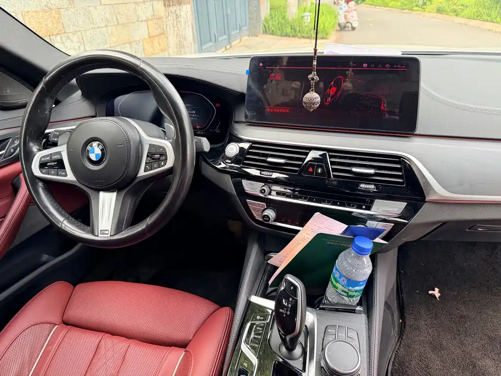 BMW 5 Series — миниатюра 9