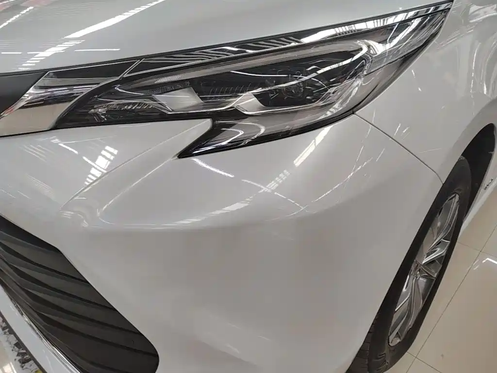 Toyota Sienna — миниатюра 24