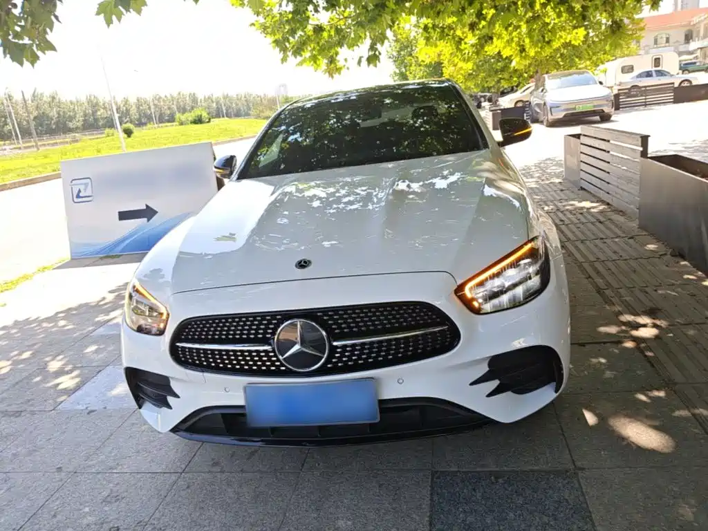 Mercedes-Benz E-Class (Import) — миниатюра 3