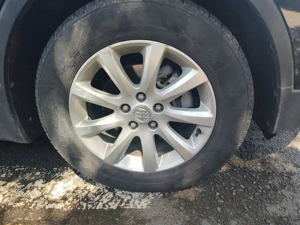 Buick Envision Plus — миниатюра 8