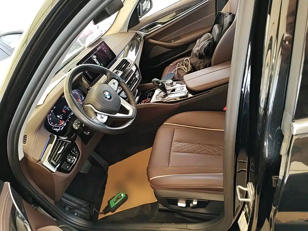 BMW 5 Series — миниатюра 15