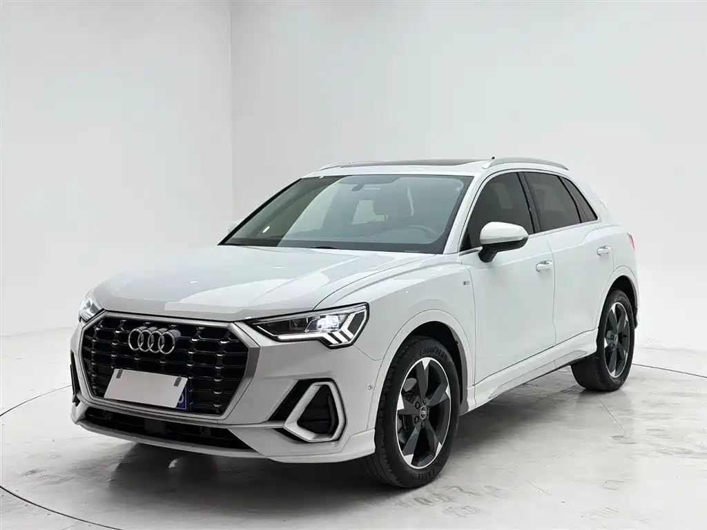 Купить Audi Q3
