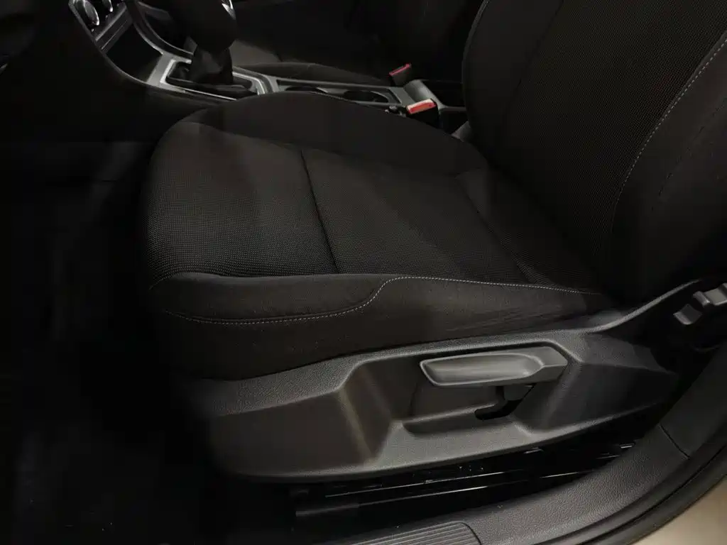 Volkswagen Golf — миниатюра 20