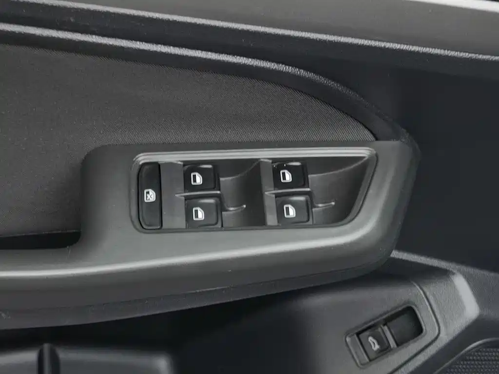 Volkswagen Lavida — миниатюра 9