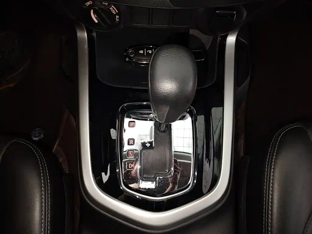 Nissan Navara — миниатюра 10