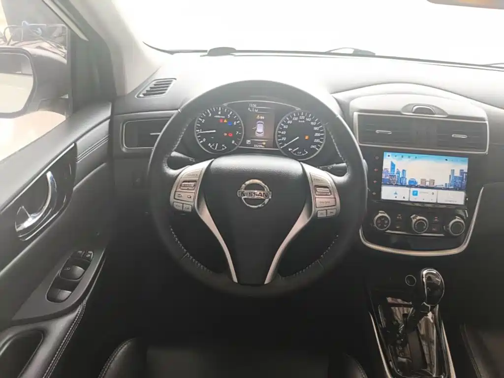 Nissan Tiida — миниатюра 11