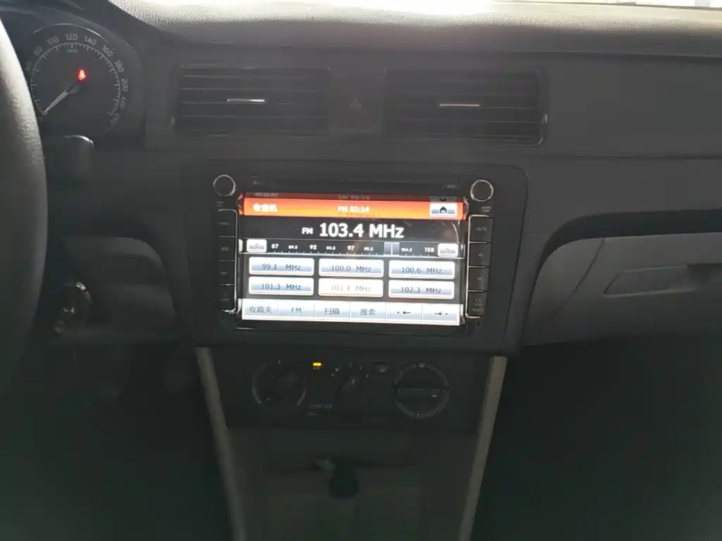 Skoda Rapid — миниатюра 13