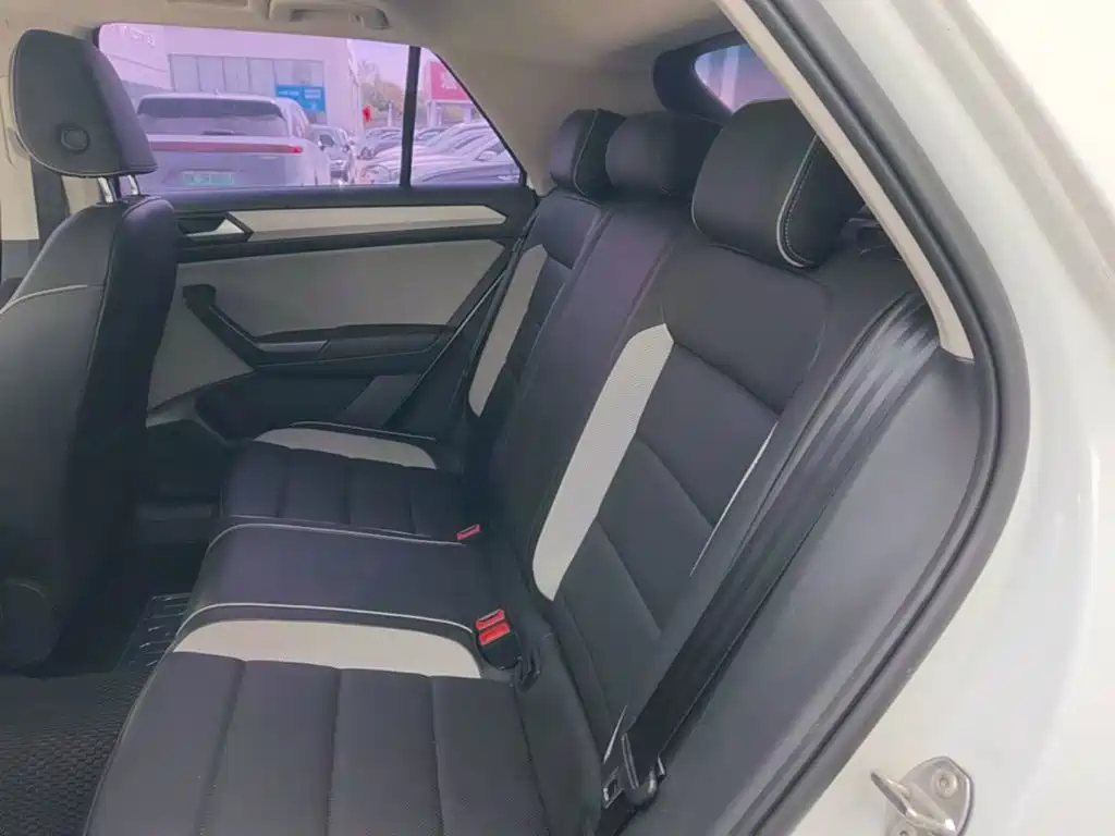 Volkswagen T-Roc — миниатюра 17