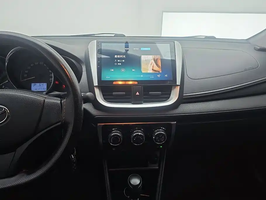 Toyota Yaris L — миниатюра 13
